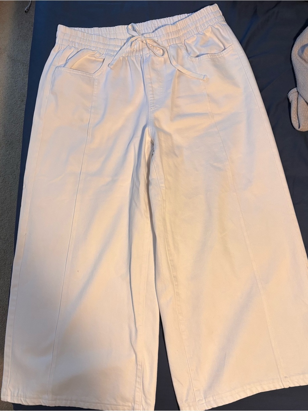 Women’s White Wide-Leg Pull-On Pants
